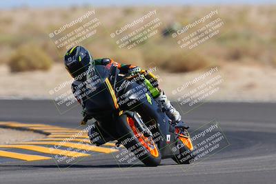 media/Oct-08-2022-SoCal Trackdays (Sat) [[1fc3beec89]]/Turn 16 (125pm)/